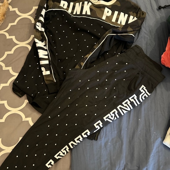 Victoria Secret PINK Rhinestone jogger sweatpants . Size medium. - Picture 2 of 2